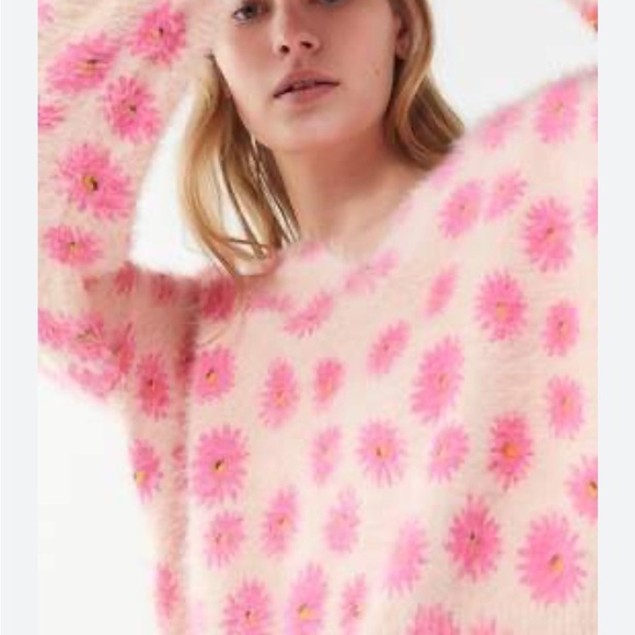 Urban Outfitters | Pink Daisy Floral Keeley Eyelash Knit Pullover Sweater L - Picture 1 of 13